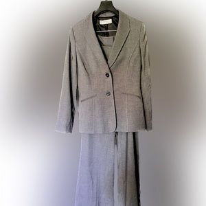 Tahari size 6 pant suit!